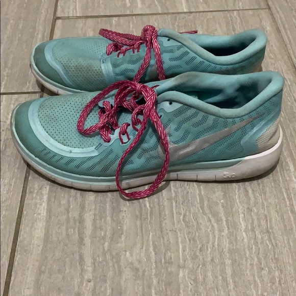 Nike’s - Picture 3 of 3